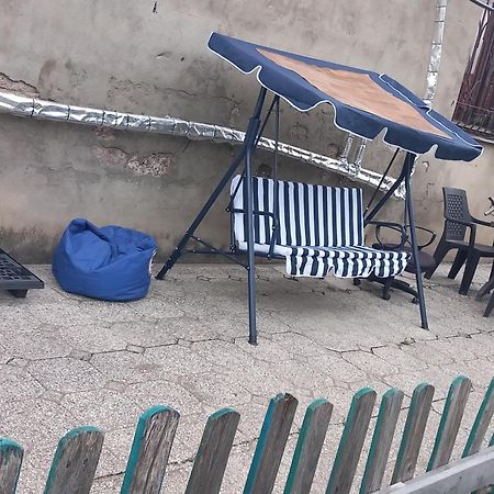 Guli Hotel Gori Buitenkant foto