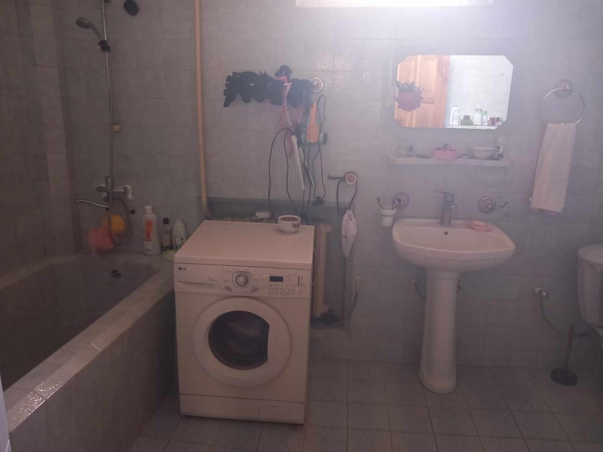 Guli Hotel Gori Buitenkant foto