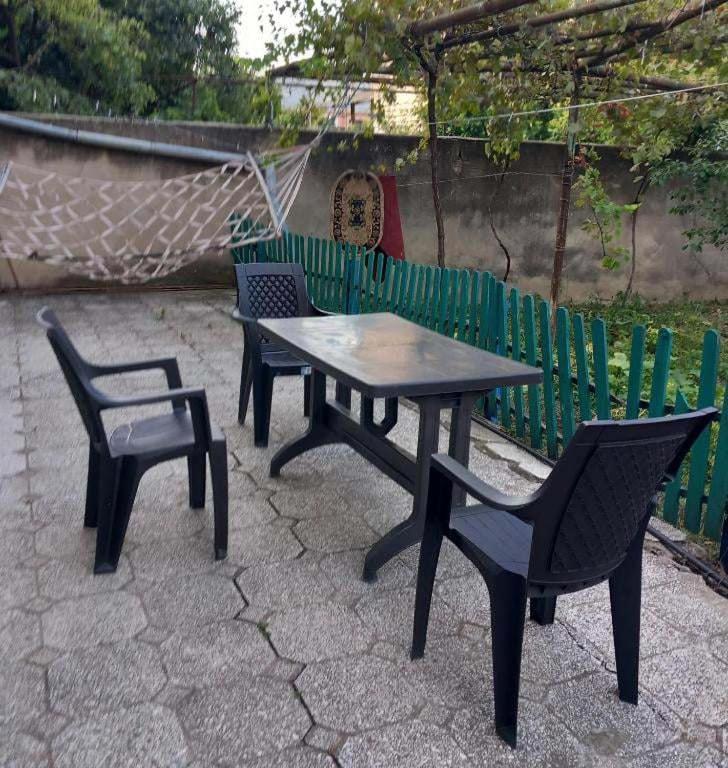 Guli Hotel Gori Buitenkant foto
