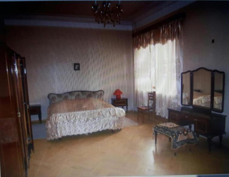 Guli Hotel Gori Buitenkant foto