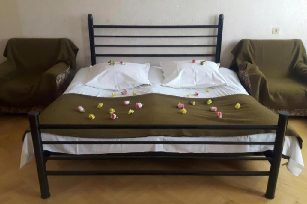 Guli Hotel Gori Buitenkant foto