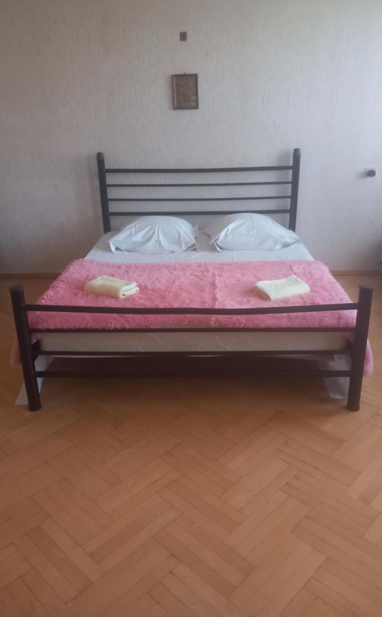 Guli Hotel Gori Buitenkant foto