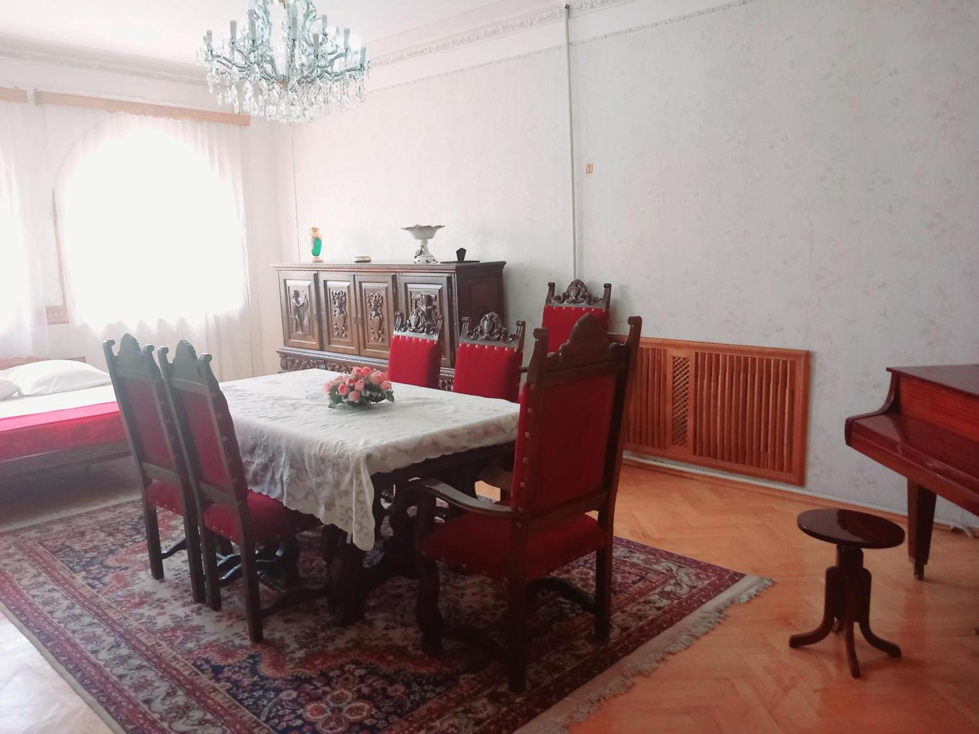 Guli Hotel Gori Buitenkant foto