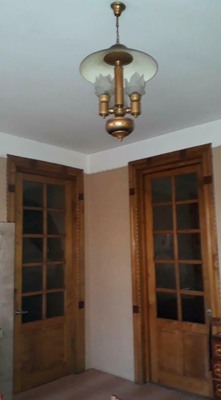 Guli Hotel Gori Buitenkant foto