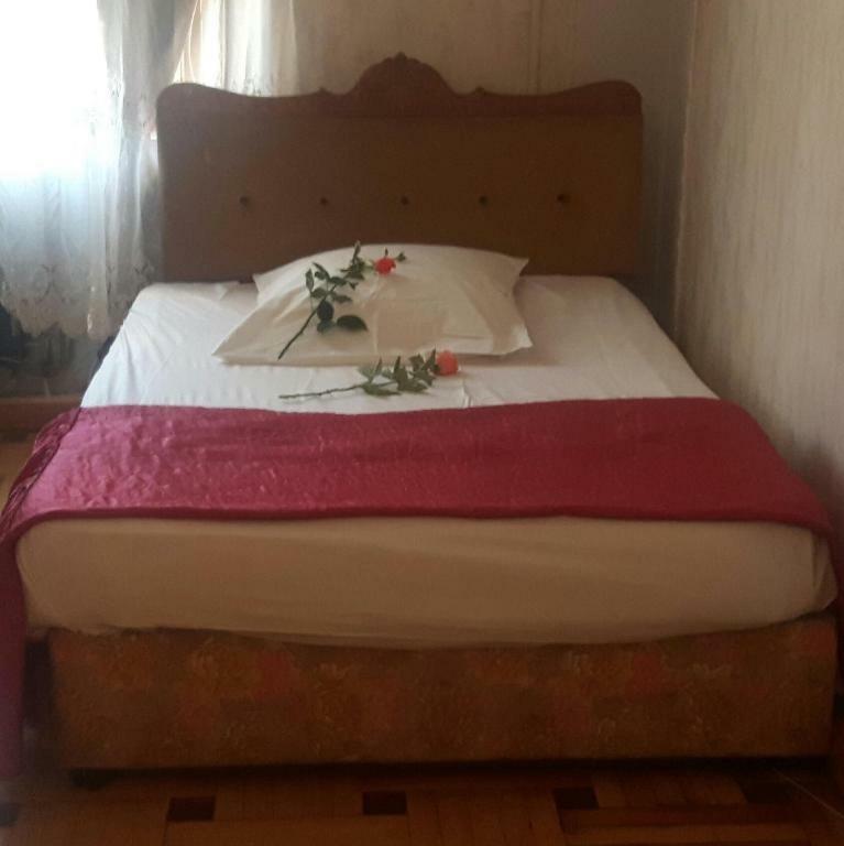 Guli Hotel Gori Buitenkant foto